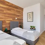 Solny Square 3*