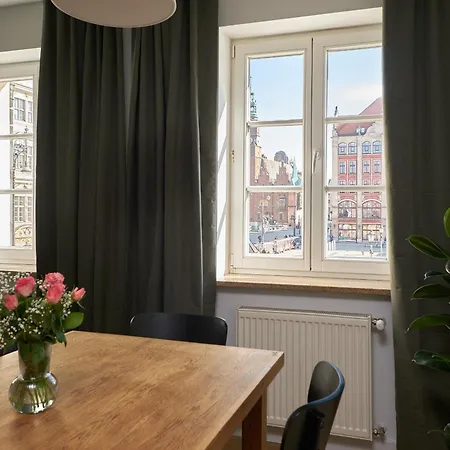 Leoapart Solny Square 3*