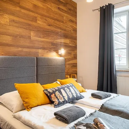 Solny Square Apartment