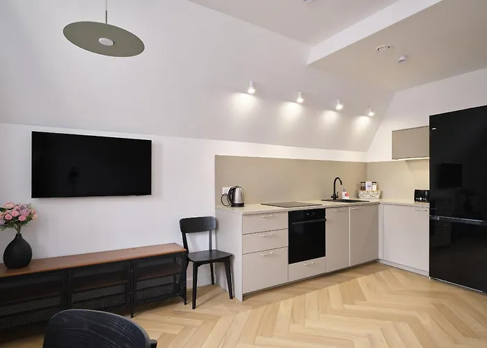 Leoapart Solny Square Апартаменты 3*