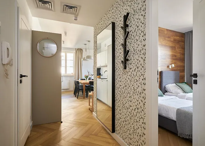 Leoapart Solny Square Апартаменты 3*