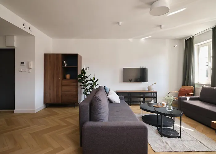 Leoapart Solny Square Апартаменты 3*