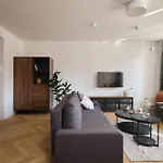 Solny Square Apartment 3*