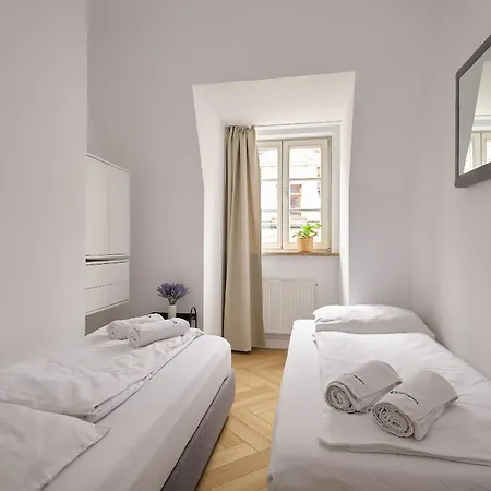Solny Square 3*