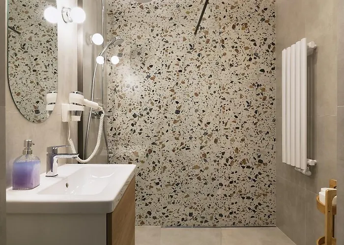 Leoapart Solny Square