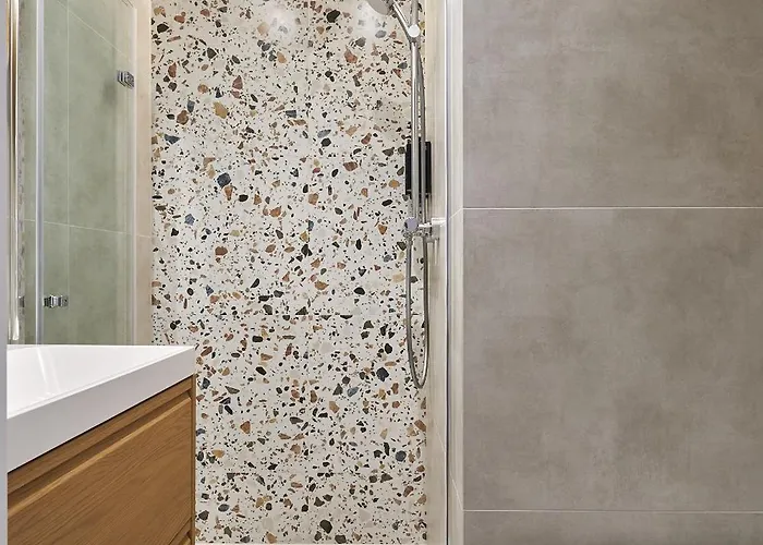 Leoapart Solny Square