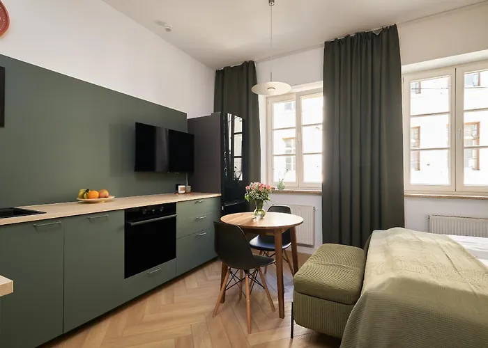 Leoapart Solny Square 3*