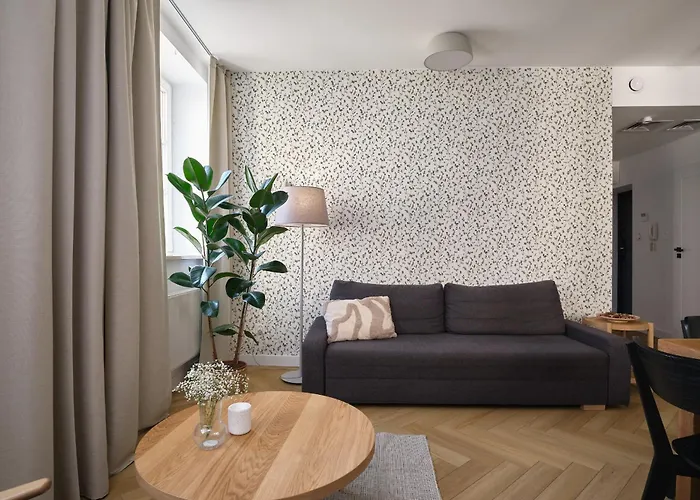 Leoapart Solny Square 3*