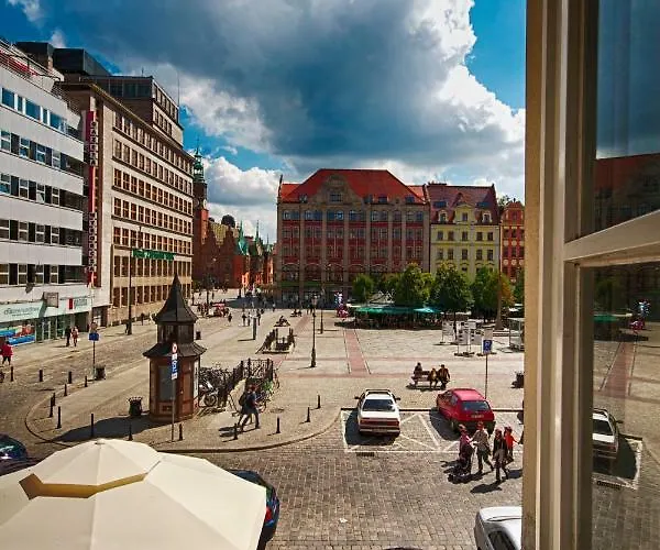 Leoapart Solny Square 3*